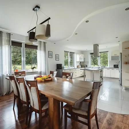 Lesne Dziarnowko 度假居 *